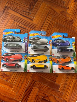 Hot Wheels Koenigsegg Gemera y Jesko