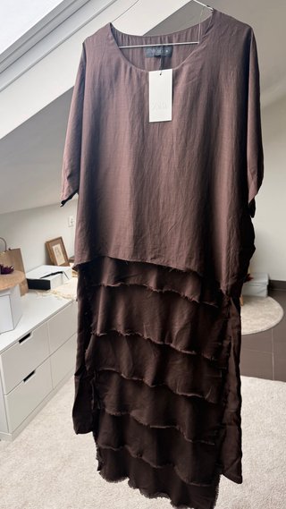 Vestido largo marrón Zara