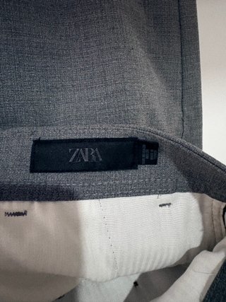 Pantalón de vestir Zara gris