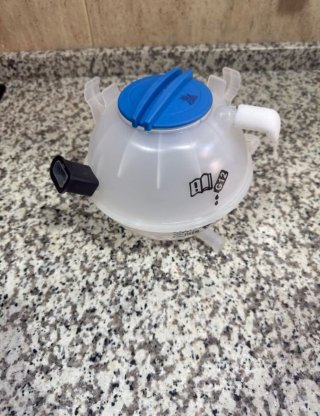 Bote Expansión Refrigerante VW Golf 5/6 A3 8P nuev