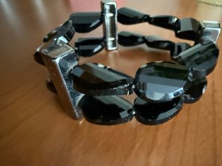 Pulsera elástica pedrería negra y plateada