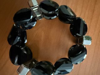 Pulsera elástica pedrería negra y plateada