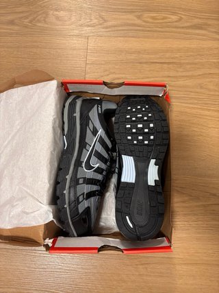 Zapatillas Nike Negras y Grises Sin Estrenar