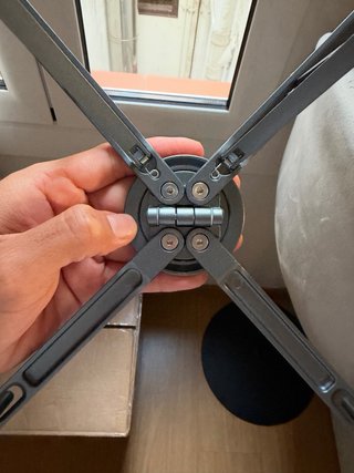Supporto per computer in acciaio