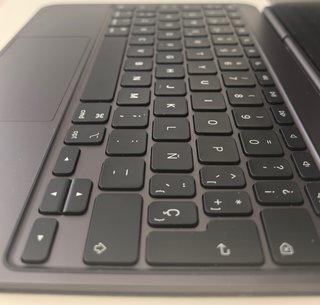 iPad Pro 11 M4 256GB + Magic Keyboard
