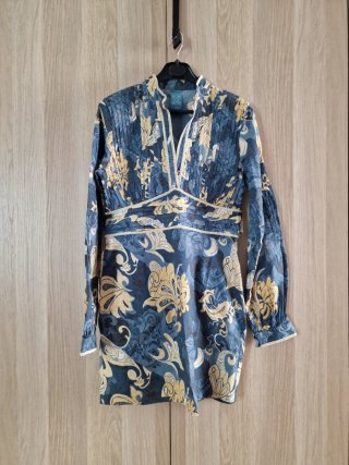 Casaca / Vestido corto estampado azul y beige