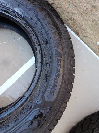 Neumático Goodyear Vector 4Seasons Cargo 215/75/16