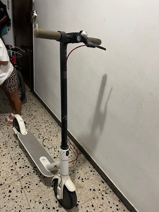 Patinete Eléctrico Xiaomi Blanco y Negro