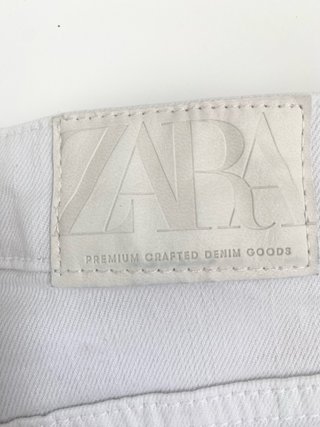 Jeans Zara Crop tiro medio blanco Talla 40