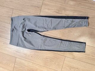 Leggins Adidas Gris