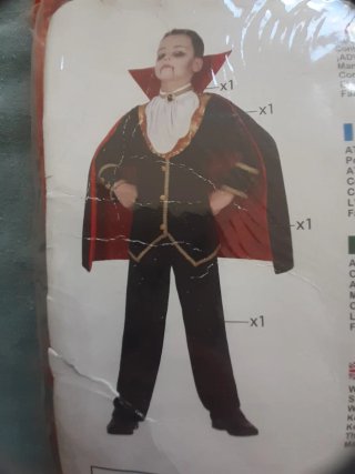 Disfraz de Vampiro con Capa