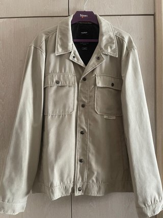 Chaqueta Pull&Bear ante beige