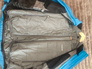 Cazadora Azul goretex. Cortavientos interior.