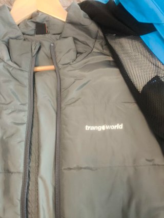 Cazadora Azul goretex. Cortavientos interior.