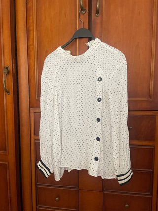 Blusa Zara lunares talla M