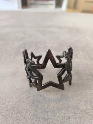 Pulsera rígida Tous con estrellas