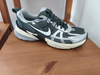 Nike V2K Run Vintage Green. Original . Talla 46