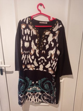 Vestido corto, estampado étnico, talla L
