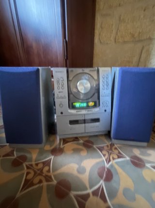 Minicadena Aiwa Plateada y Azul