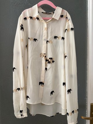 Camisa Zara elefantes beige y negro Talla S