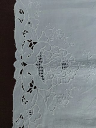 Asciugamano in lino ricamato 103x73 cm