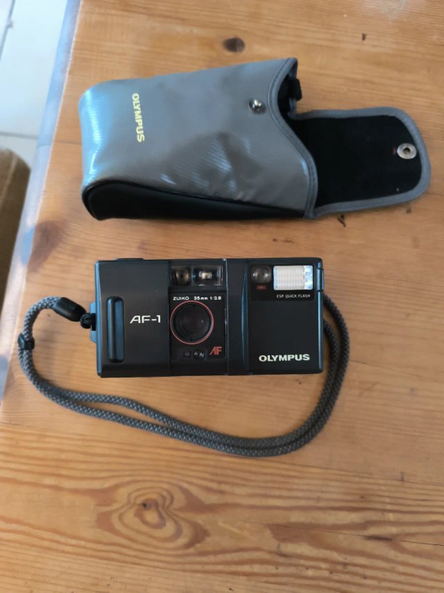 Olympus AF-1 Zuiko 35mm f/2.8 Cámara
