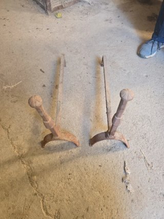 Trébedes para chimenea de hierro fundido