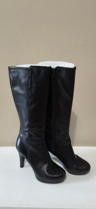 Botas Altas Negras de Tacón