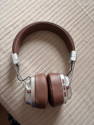 Auriculares Marrones y Plateados