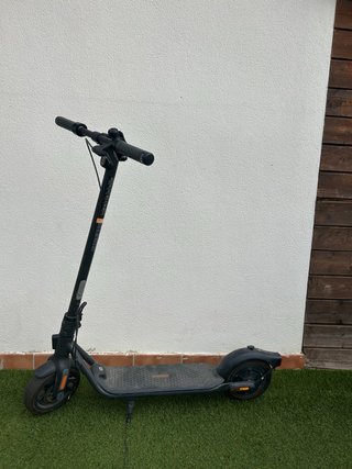 Patinete eléctrico negro