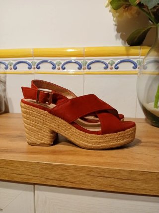 Sandalias de cuña rojas