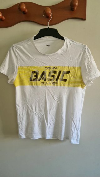 Camiseta blanca y amarilla BASIC SUMMER