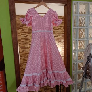 Traje de gitana rosa con lunares