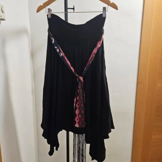 Falda Negra Desigual