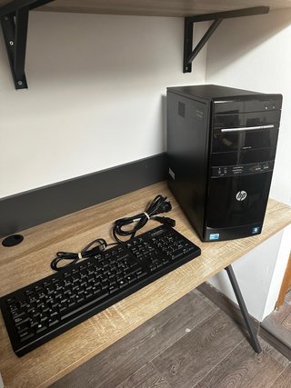 Torre de Ordenador HP (Intel i3 / 500GB) + Teclado