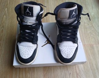 Zapatillas Jordan Air Negras y Blancas