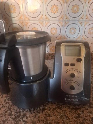 Robot de cocina de la marca taurus mycook 1.8
