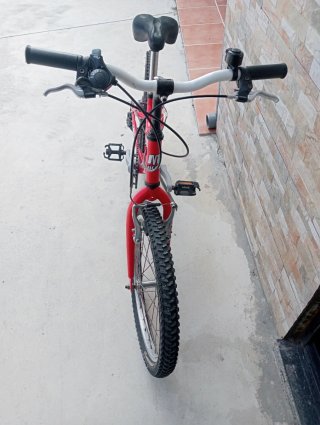 Bicicleta de Montaña Roja