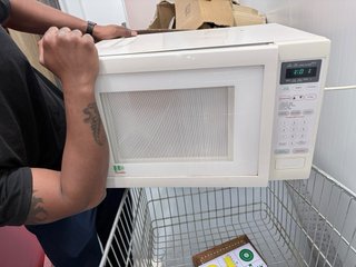 Horno Microondas en buen estado descongela tambien