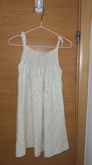 Vestido de tirantes para niña