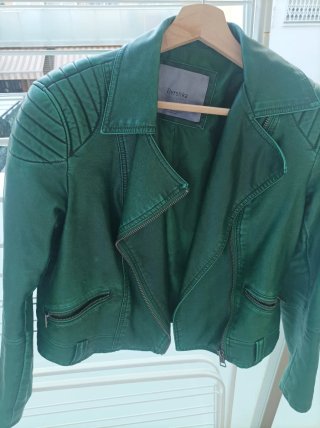 Chaqueta de Piel Bershka Verde