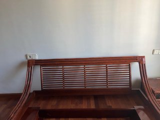 Somier Roche Bobois + mesa noche Roche Bobois