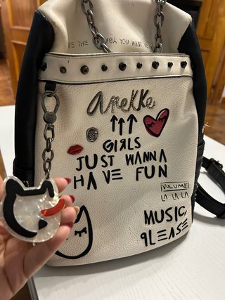 Mochila Aneke Negra y Blanca