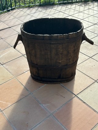 Portadora de uvas rústica de madera