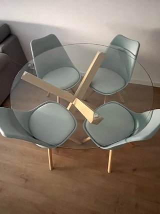 Mesa comedor cristal y 4 sillas Kenay Home