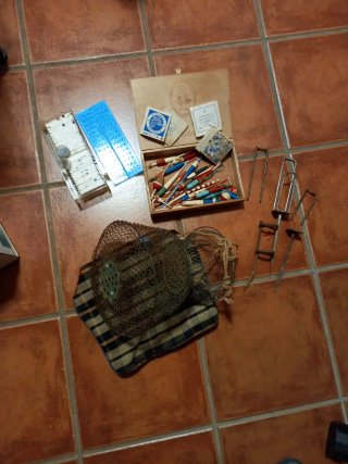 Lote pesca: flotadores, red y más