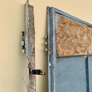 Porta in ferro con telaio 180x80 cm