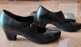 Zapatos de tacón negros