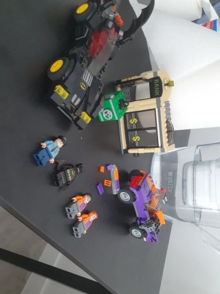 Lego Batmovil, Banco y minifiguras 2012