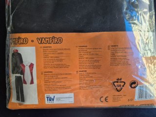 Disfraz Vampiro Negro y Rojo talla 8-10